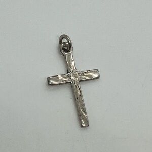 Vtg 925 Sterling Silver Etched Cross Charm / Pendant
